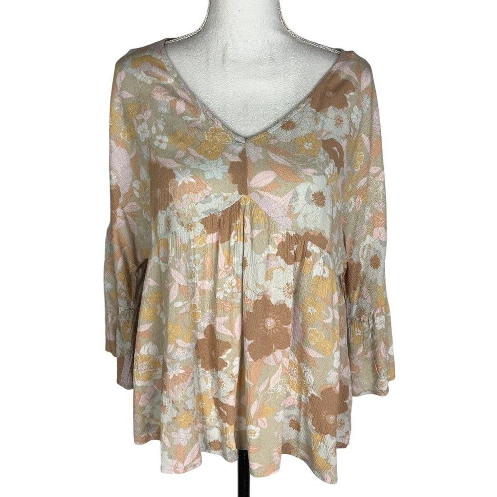 Andre by Unit Womens Size M Floral Bell Sleeve Floral Blouse Rayon‎